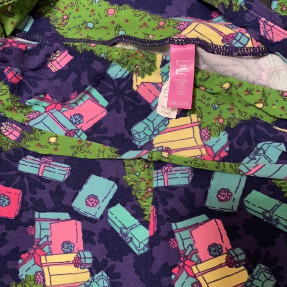 Holiday Lularoe Legging Bundle - Picture 5 of 6